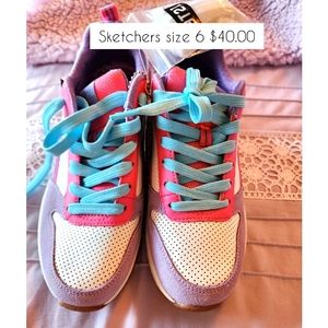 Sketchers New white, pink, purple size 6